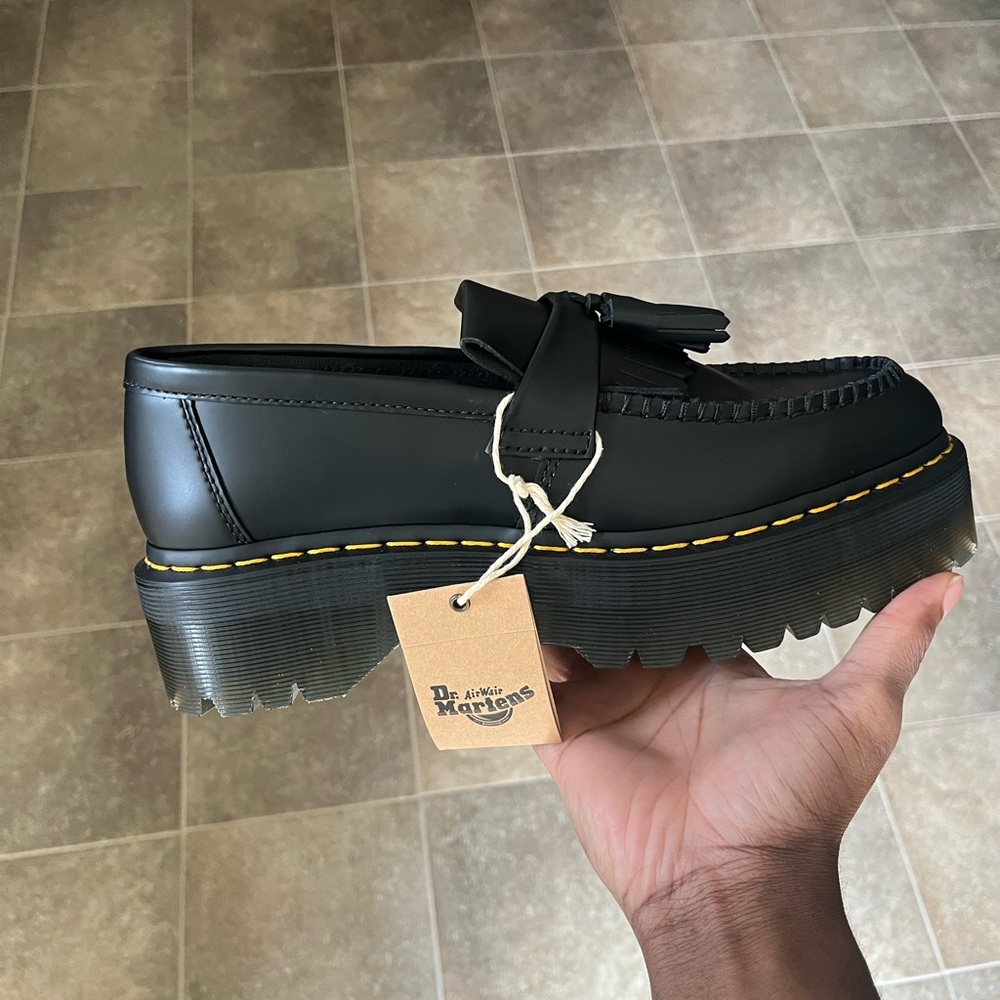 Dr. Martens ADRIAN LEATHER PLATFORM TASSEL LOAFERS brand new no box - Picture 3 of 7